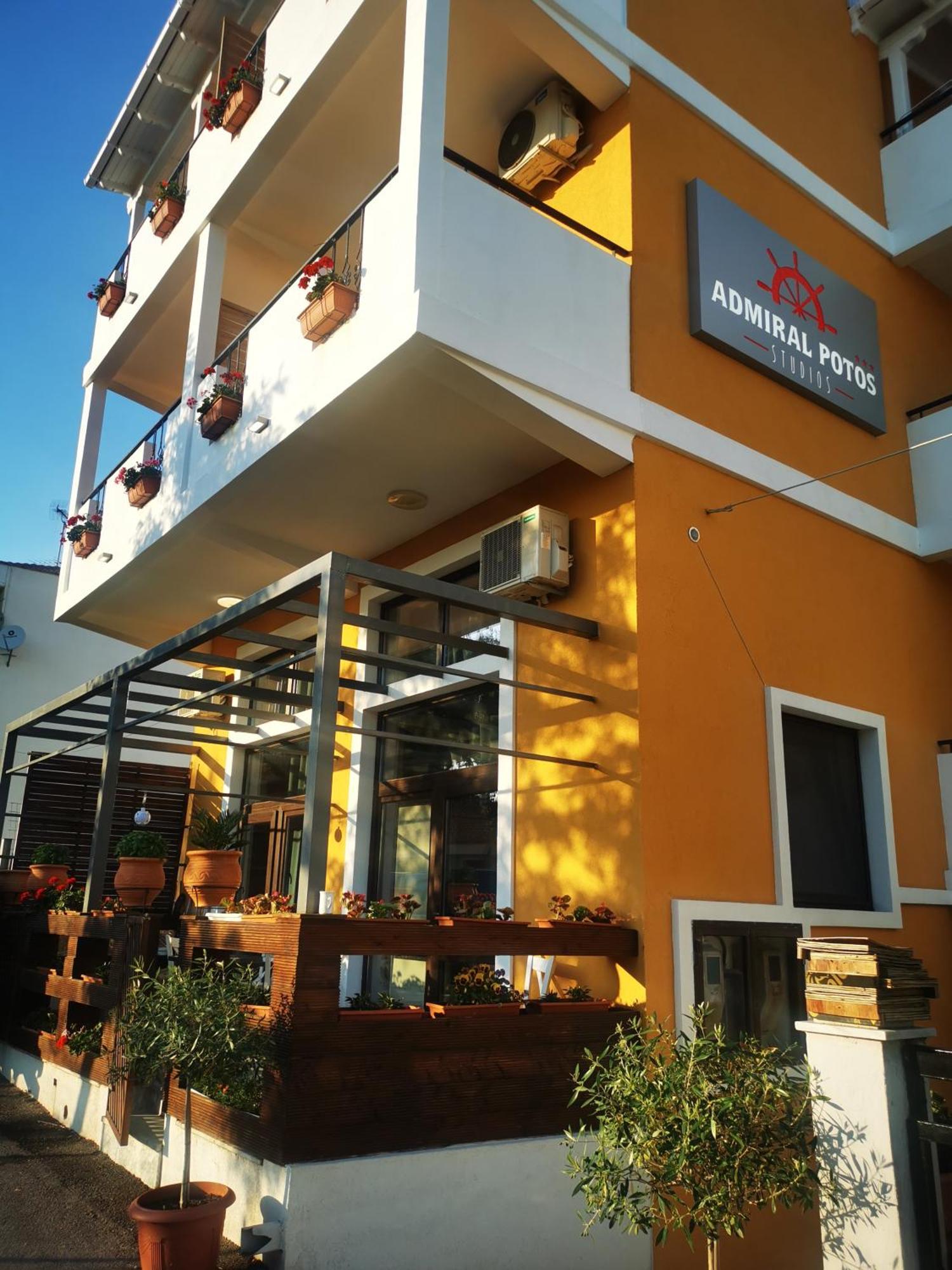 Admiral Studios Potos Exteriér fotografie